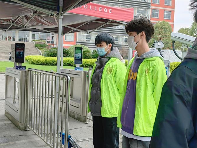公共卫生与护理学生参加自主招生志愿活动
