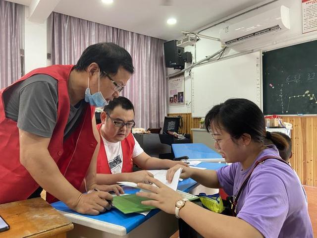 五大行动齐践行 党建品牌更深化 谢塘镇小党支部开展七月主题党日活动